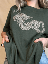 Kurzärmliges T-Shirt mit Drachen-Print